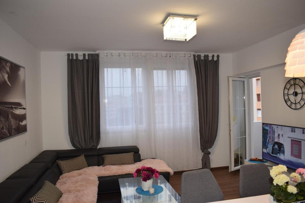 Apartment Trixi Pula Extérieur photo