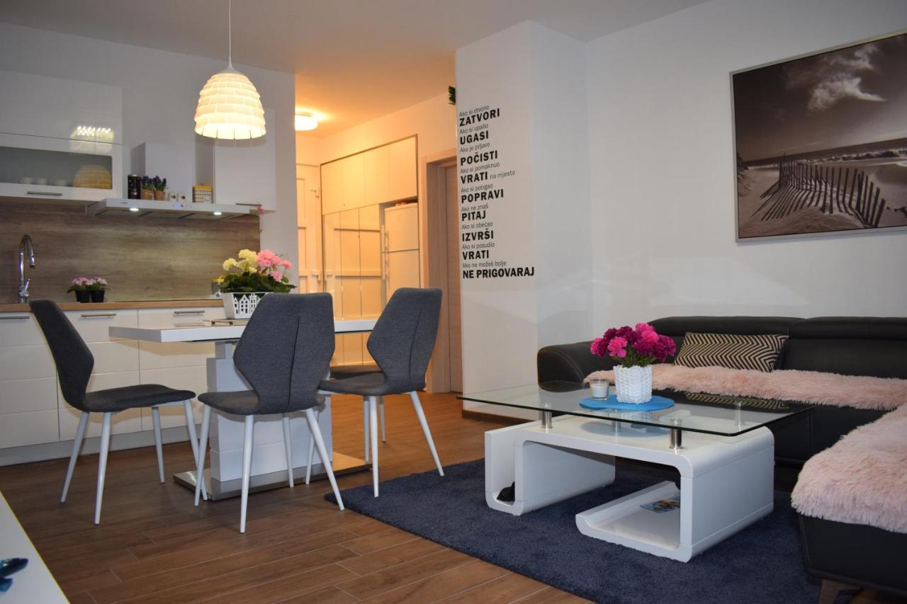 Apartment Trixi Pula Extérieur photo